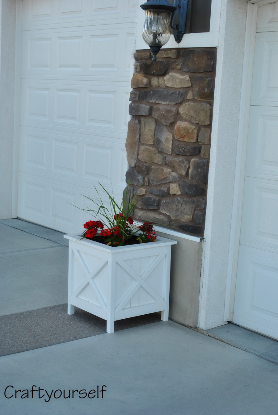 DIY Square wood painted outdoor Flower Planters