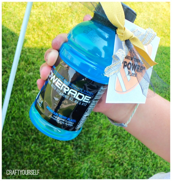 powerade hand out