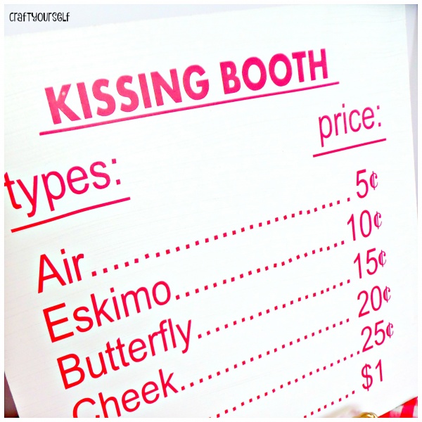 kissing booth close up